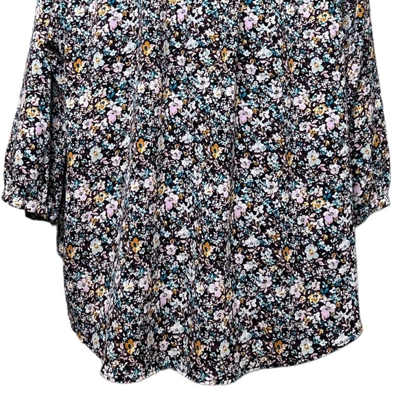 Torrid Haper Floral Bloomcore Sz 2 V-Neck Blouse - Picture 11 of 11